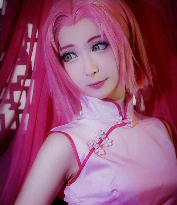 你们说动画里面春野樱凶器大还是cosplay得人物凶器大呢