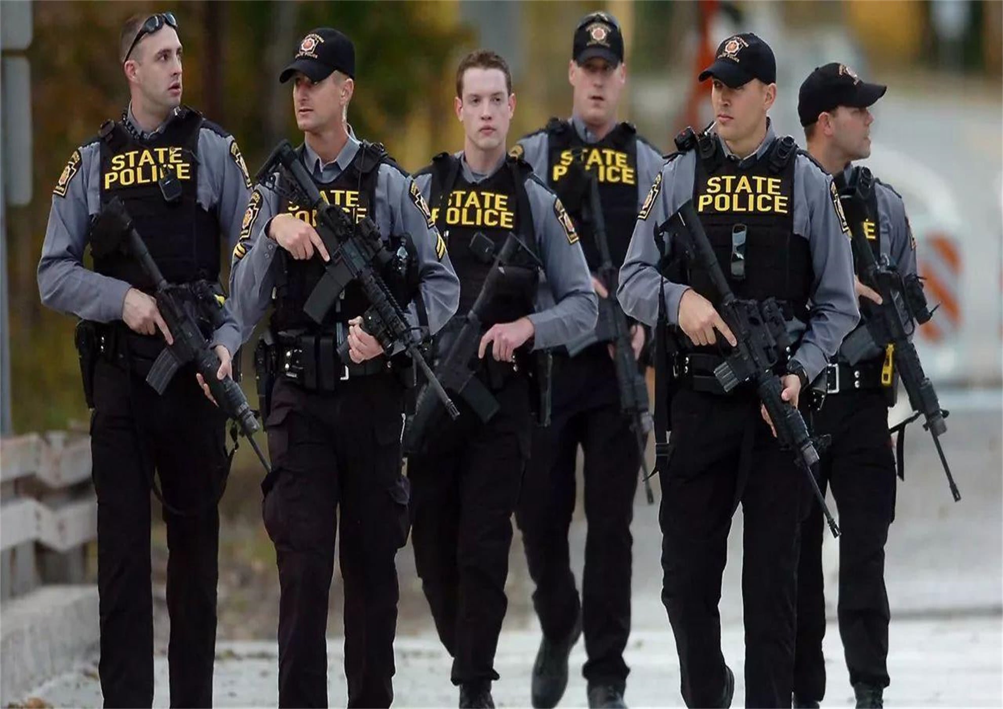 长期以来,世界各国警察一直希望装备适合警方使用的多用途枪,并尝试着