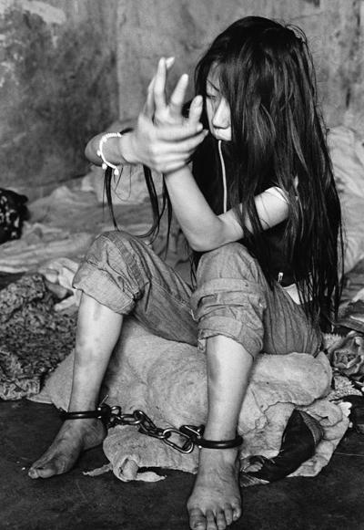 6张照片实拍各国女犯人的真实状态!