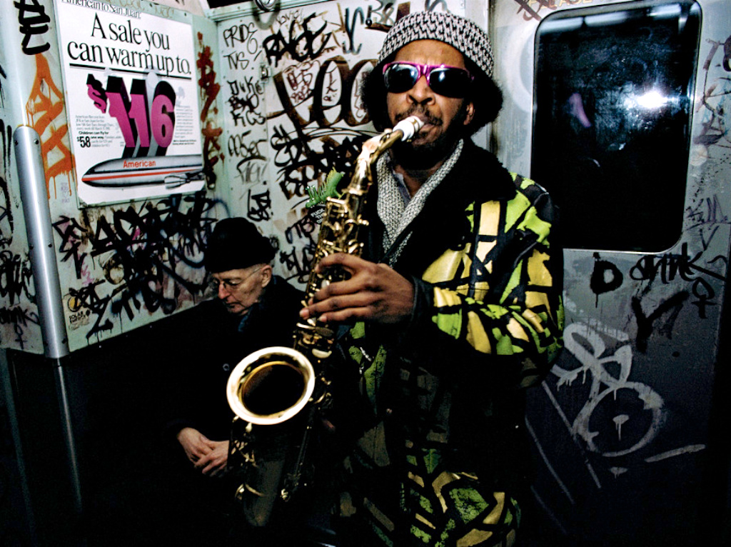 老照片 | 美国纽约地铁,1980年.布鲁斯·戴维森