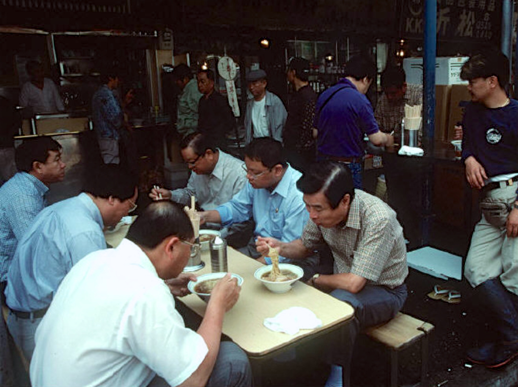 老照片 | 日本东京,1997年.布鲁诺·巴贝