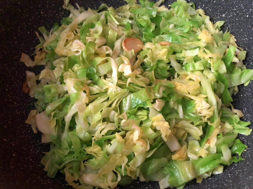 这菜廉价又耐储存,最爱和它搭配,不长胖又补钙,大人孩子要常吃