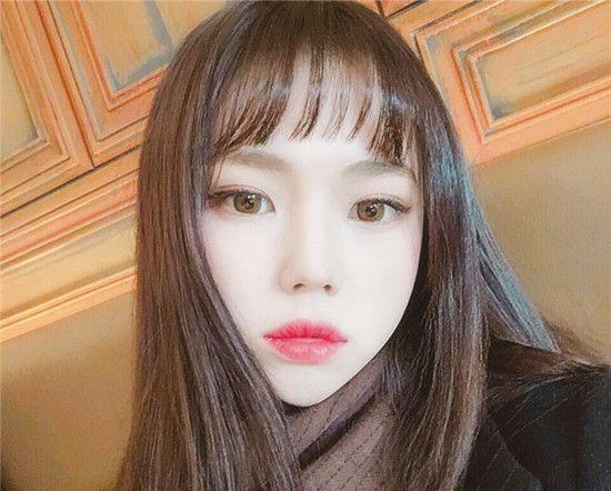 女生空气刘海图片 依旧是那般清新与甜美