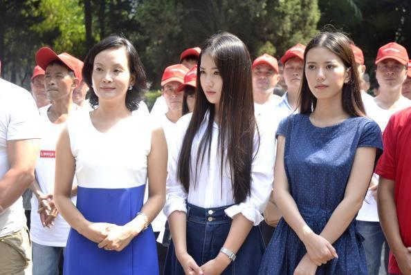 实拍横店女群演生存现状,个个高颜值,好身材,一天90块看了辛酸