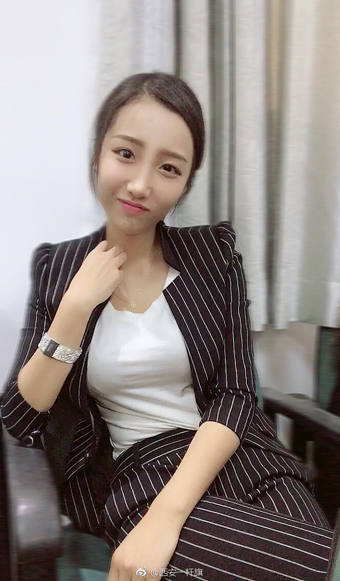 西安女娃97年出生身高165cm西安思源学院15级广告学专业