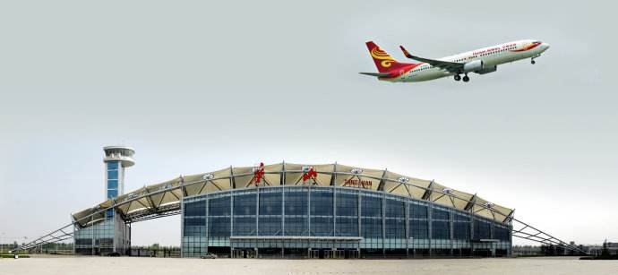 唐山有军民共用机场美国也有,经常被用来形容平胸,能搞民机研发