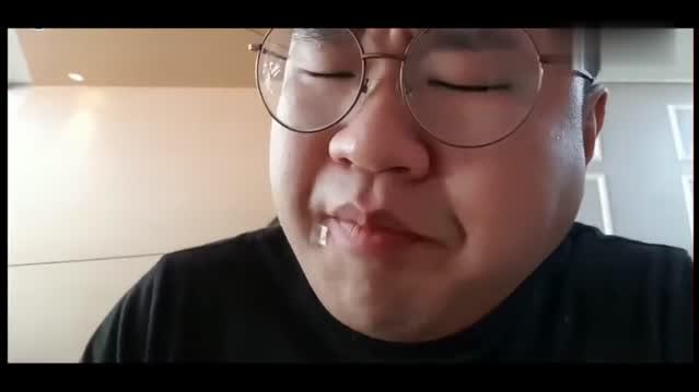 韩国大胃王胖子威,饕餮盛宴,狂吃混沌拉面,炸肉米饭,就是吃!