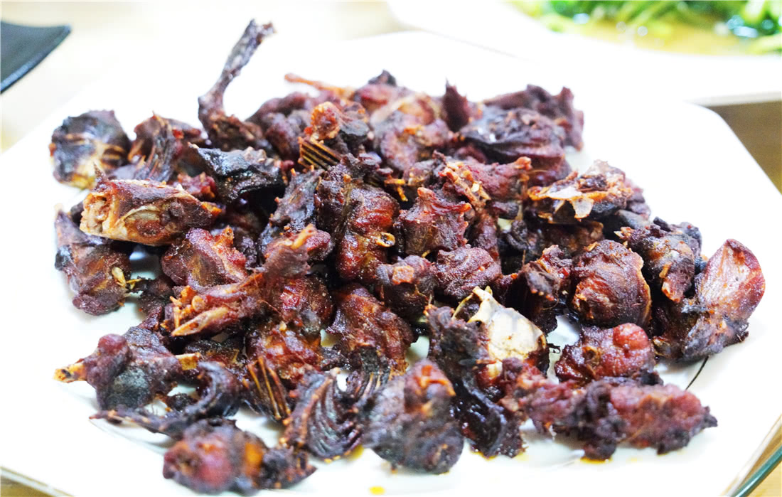 大兴安岭的美食最让你吃惊的是什么?遇见松鼠肉敢不敢吃?