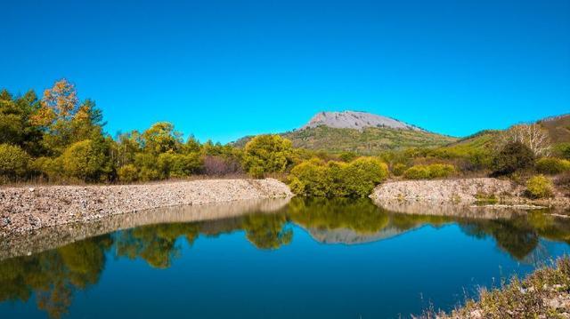 这个暑期,去看比瑞士的山色和冰岛对的极光更