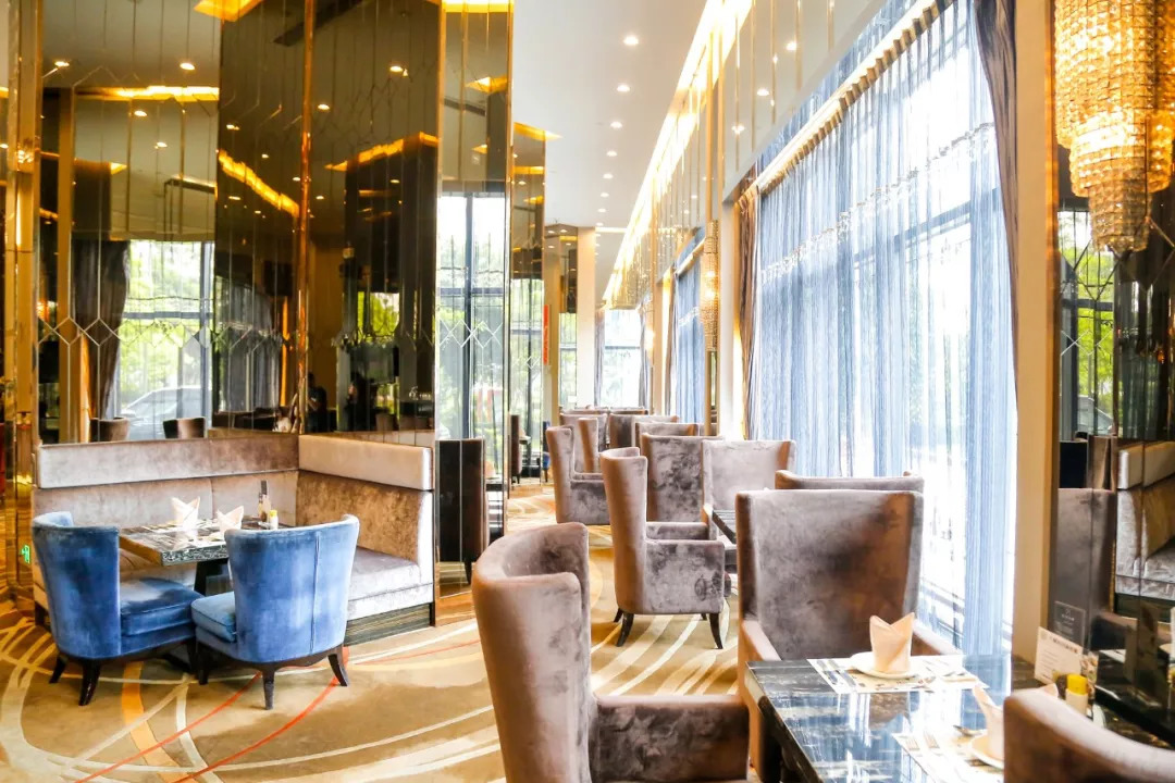深藏海滨路三年的这家法式西餐厅,想不到居然开在这间酒店里!