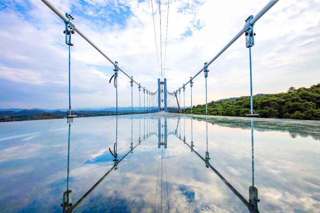 国庆哪里好玩又刺激?广东第一座水上5d玻璃桥,让你尖叫连连!
