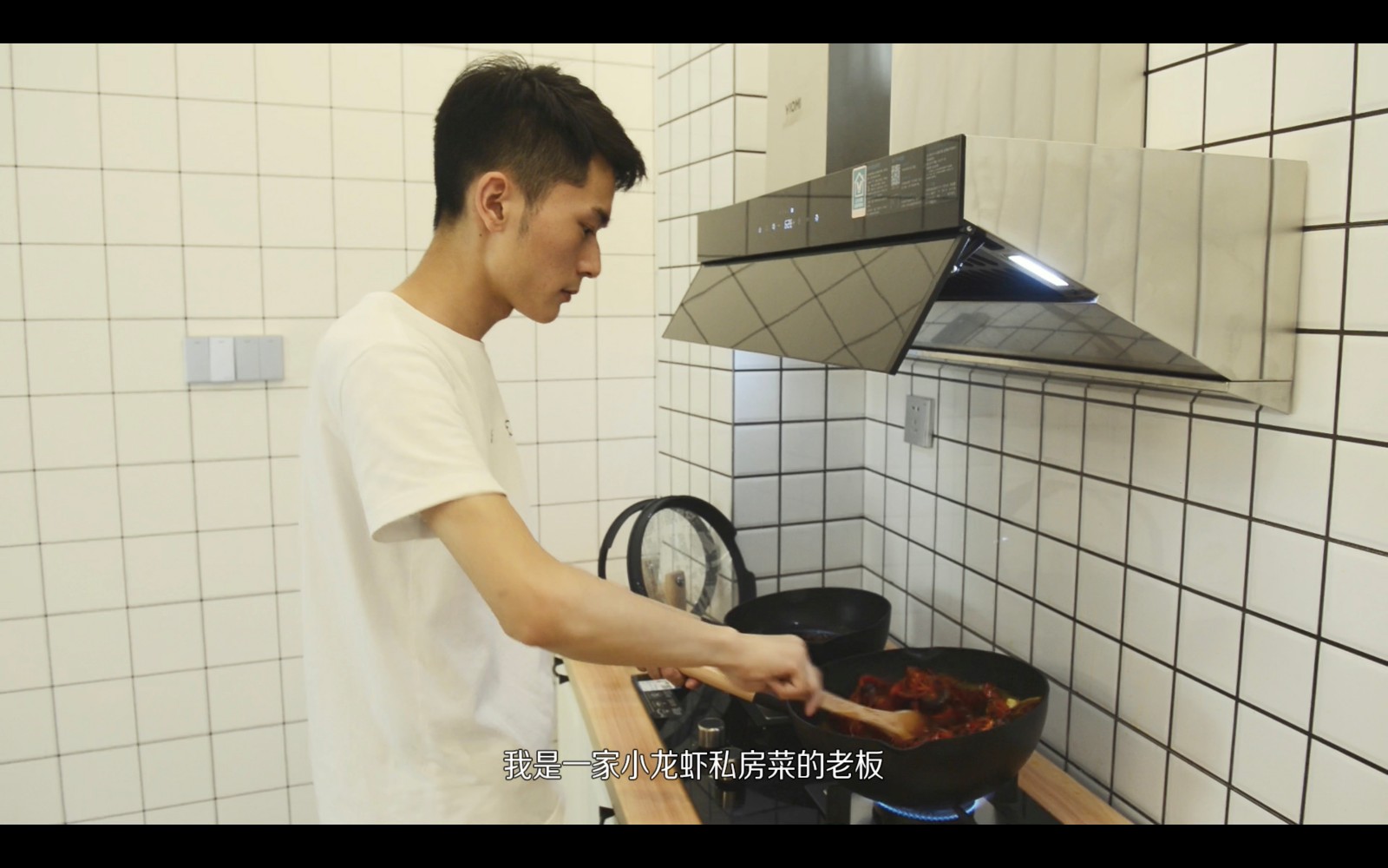 90后网红客服周小帅卖小龙虾年入千万!