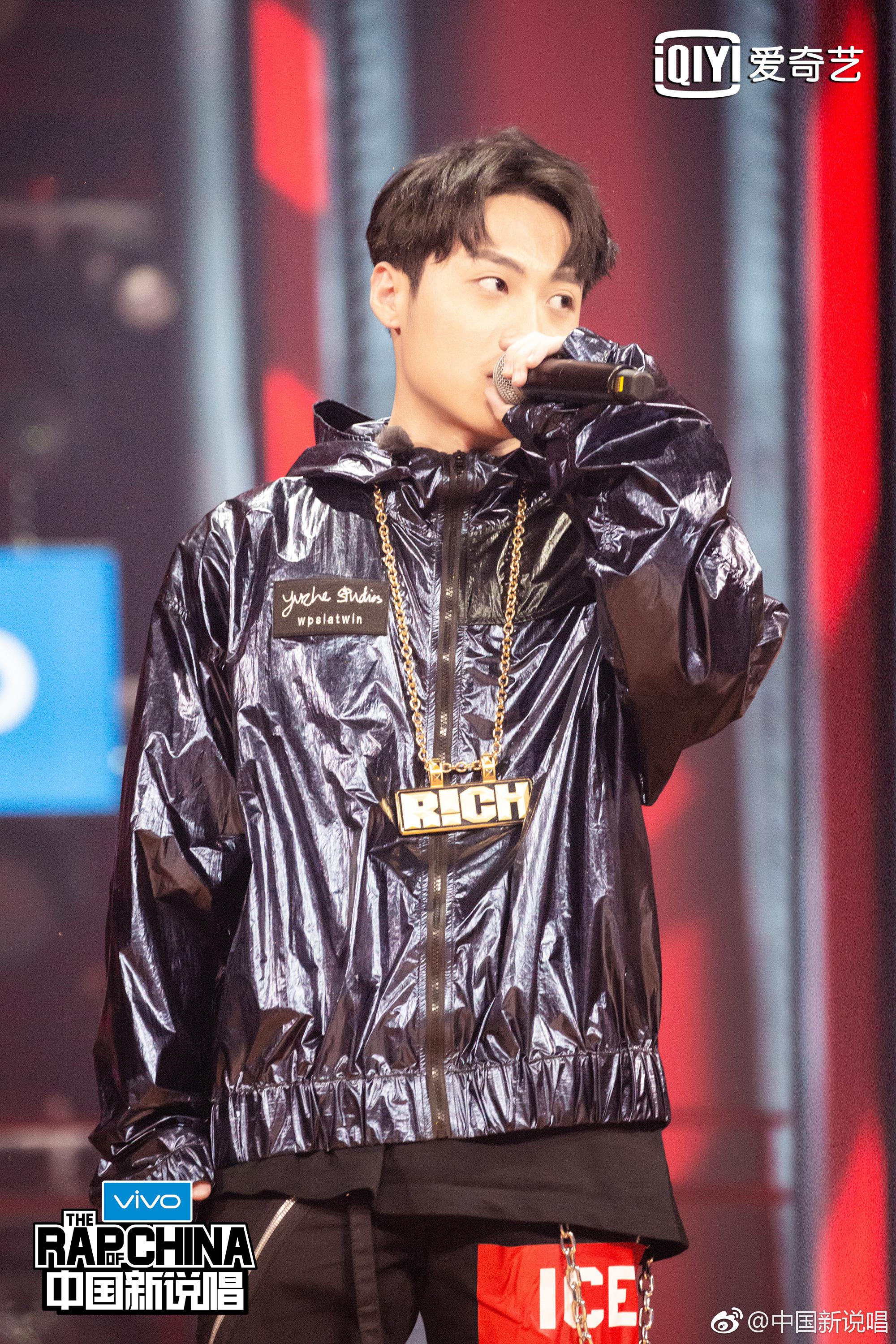 这一期三位总决赛候选rapper那吾克热@那吾克热lil-emice@7gurus_ic