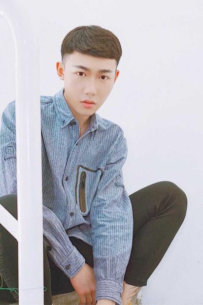 曾俊凯 1996.5.21 唱歌主持