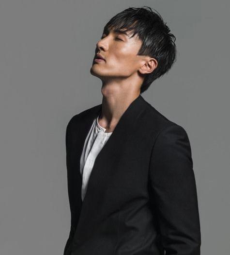 关晓彤眼神凌厉演绎欧美风,时尚感爆棚,但怎么像换了张脸?