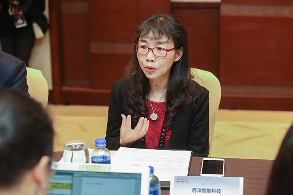 "青岛百洋智能科技股份有限公司首席执行官李琴认为,"要解决医药行业