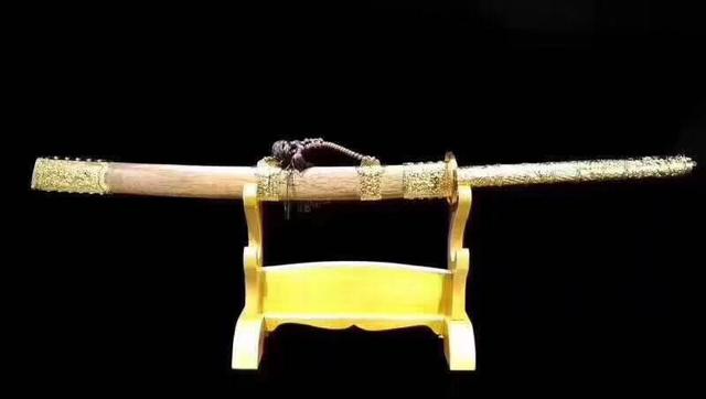 镀金版百炼钢康熙战刀|康熙|花纹钢|柄长_新浪新闻