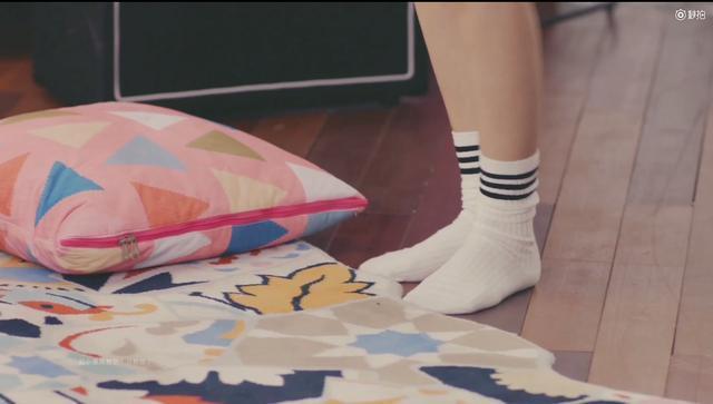 小巧玲珑,好像未成年少女正在发育中的脚