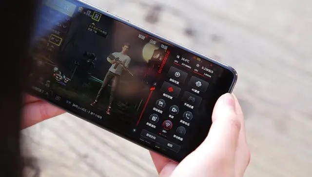 10g顶配4000,红魔mars手机真良心,刺激战场半小时仍低于32度__财经