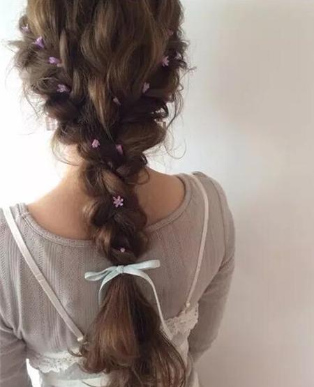 16款漂亮的伴娘发型送给将要做伴娘的你