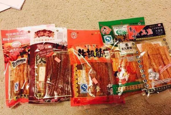 辣条是很多90后的回忆但是儿童要避免食用远离食物中毒事件