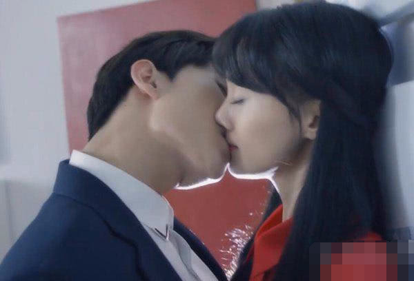 假戏真做拍吻戏伸舌头的明星最后一对令人脸红心跳