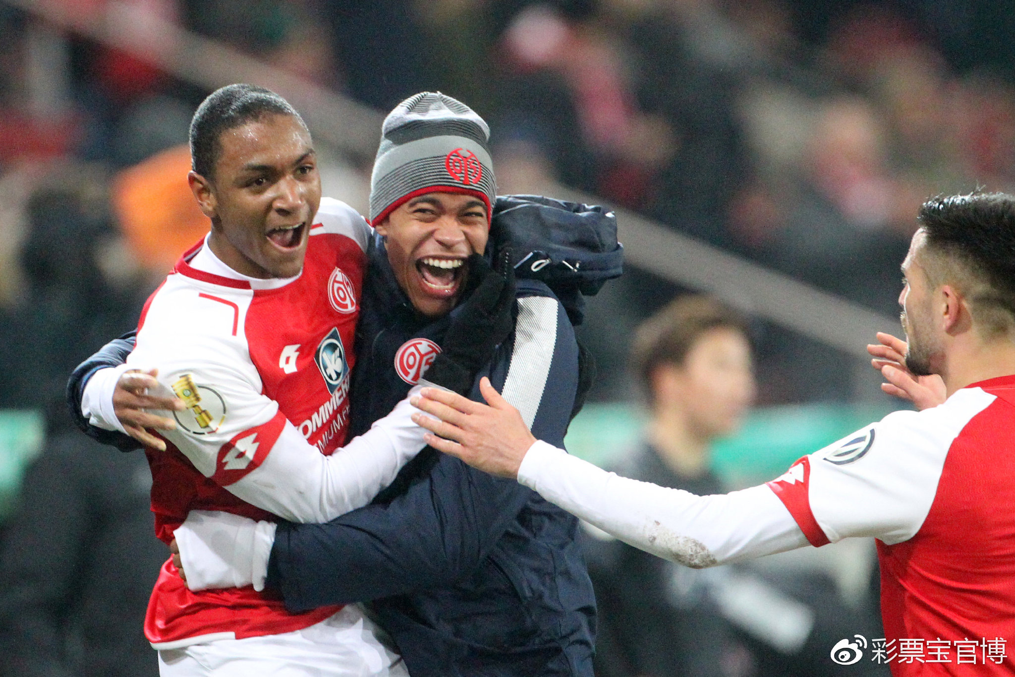 八戒侃球:美因茨逃离降级 铁锤帮重锤一击