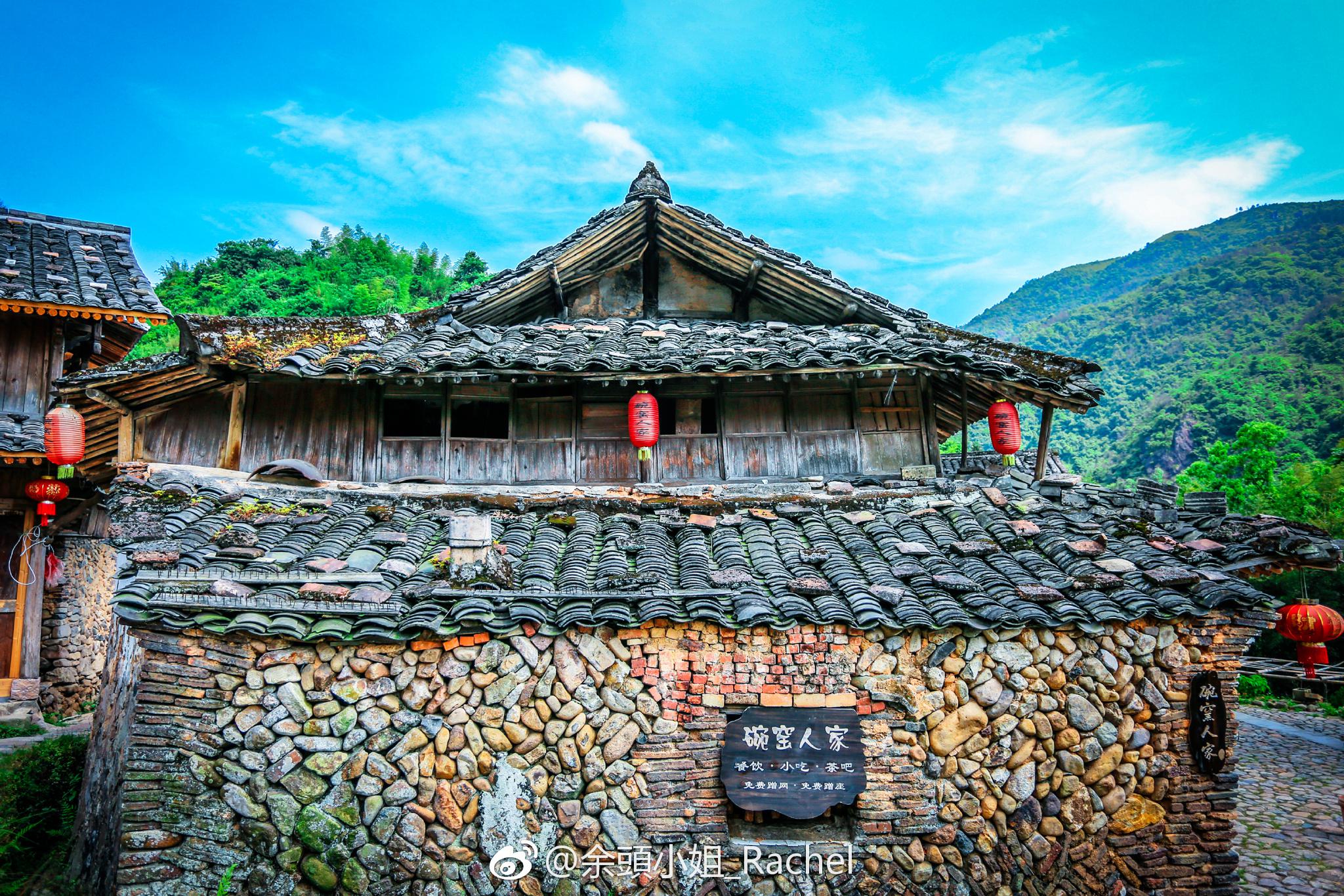 被誉为"古民居活化石"的碗窑古村,是到苍南旅游必去的地方