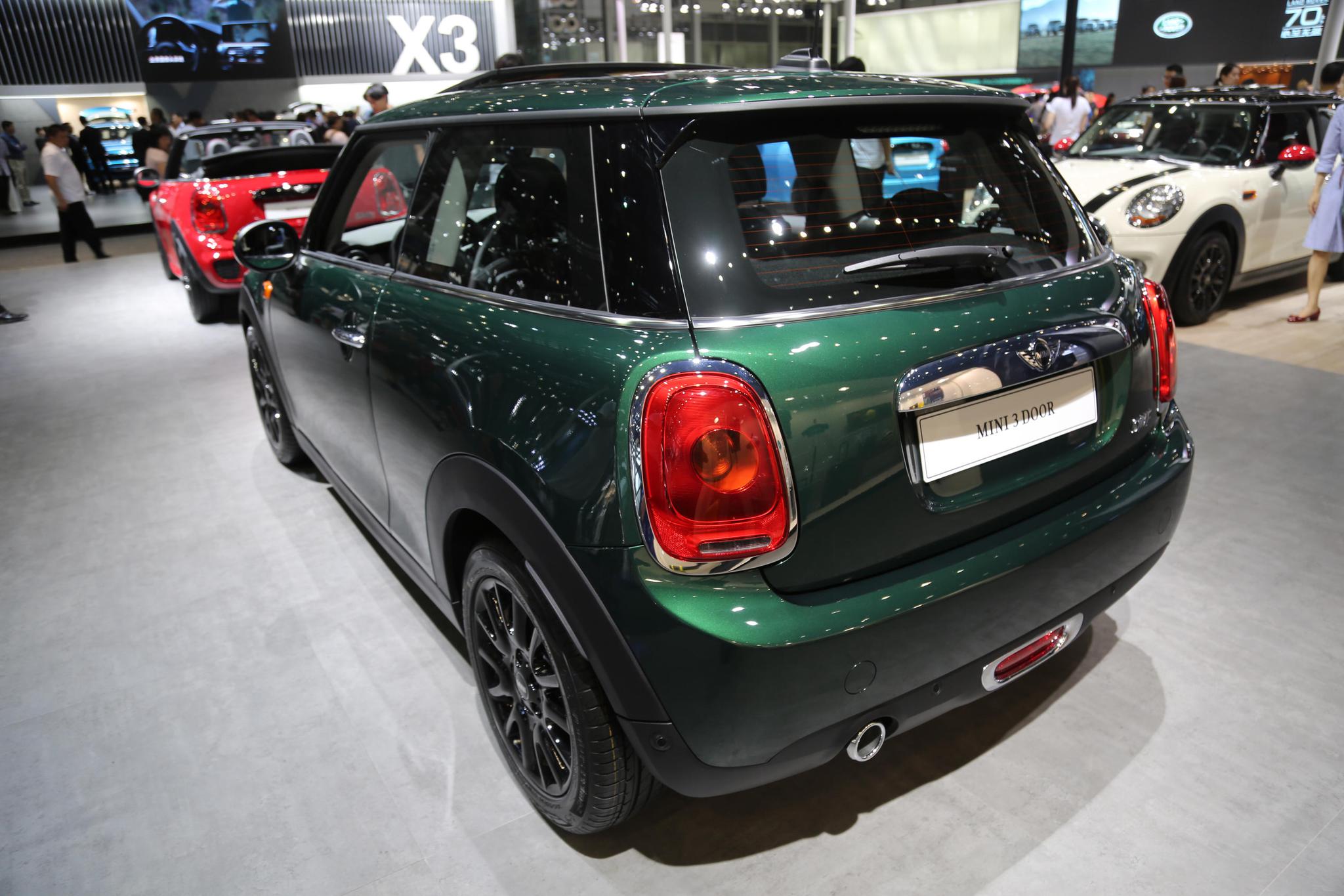 实拍宝马新一季MINI ONE三门版,20万级别入门卡丁车乐趣!-新浪汽车