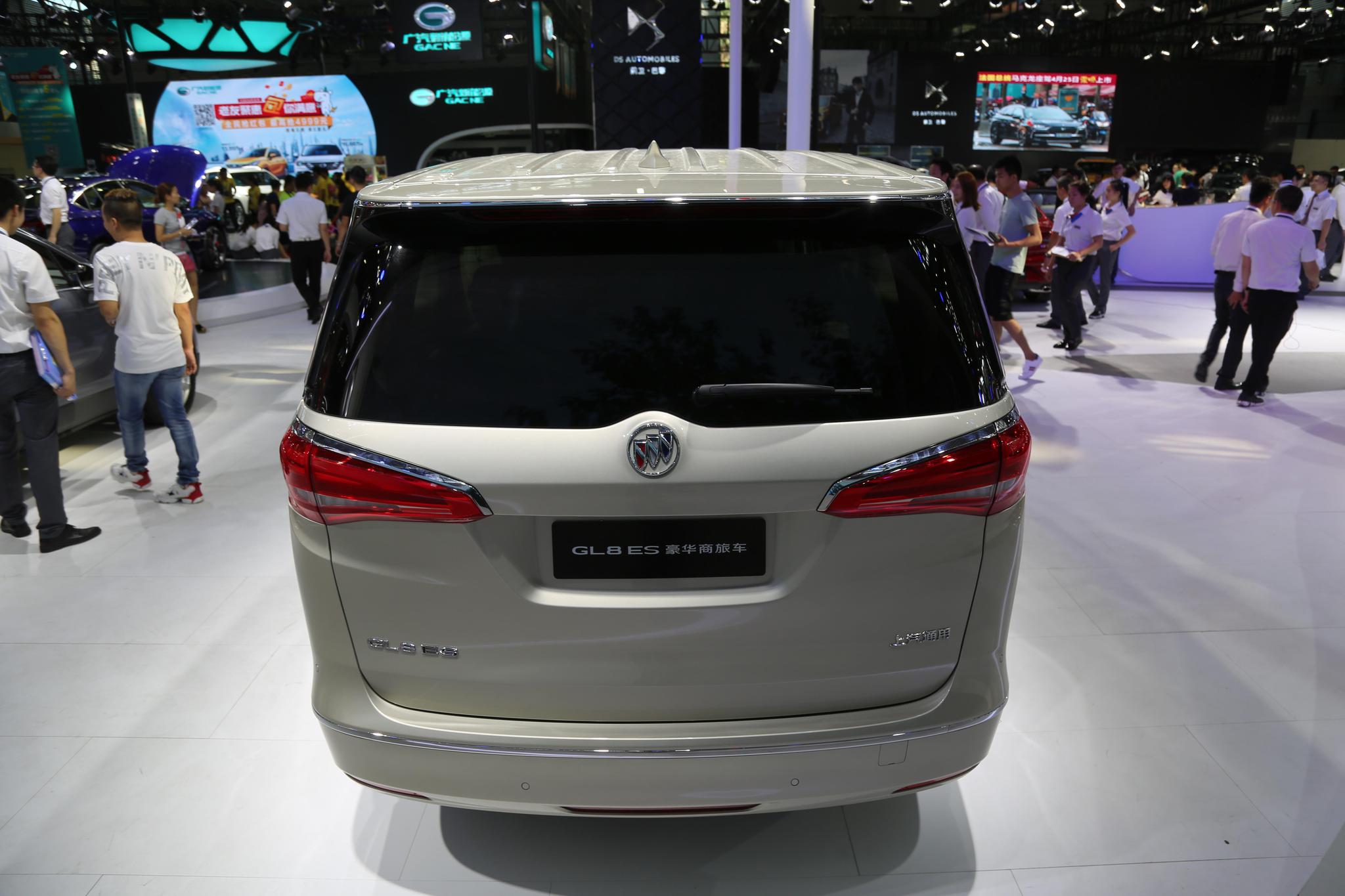别克gl8 es 豪华商旅车,40万级别顶级mpv典范,车展实拍!