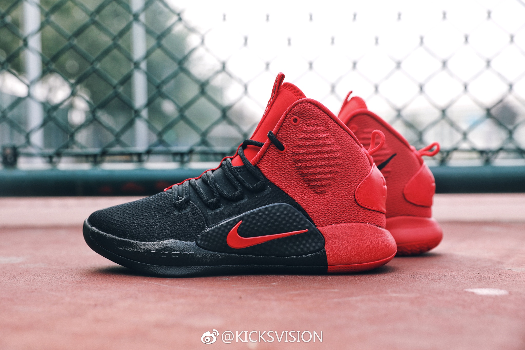 nikehyperdunkx目前已经登陆nike官网和线下指定店铺了