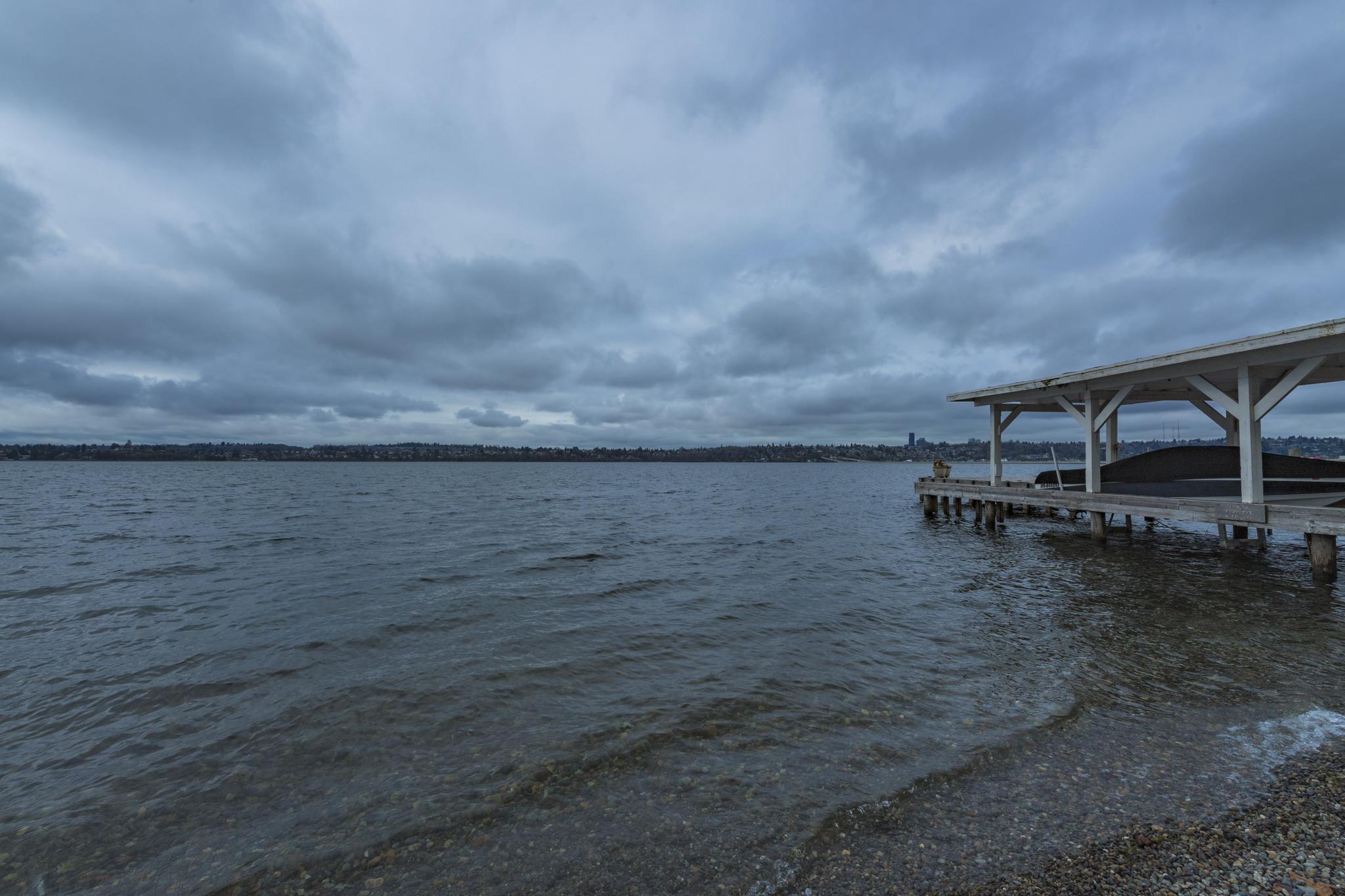 比尔盖茨在西雅图的水岸豪宅就在这个叫华盛顿湖的岸边