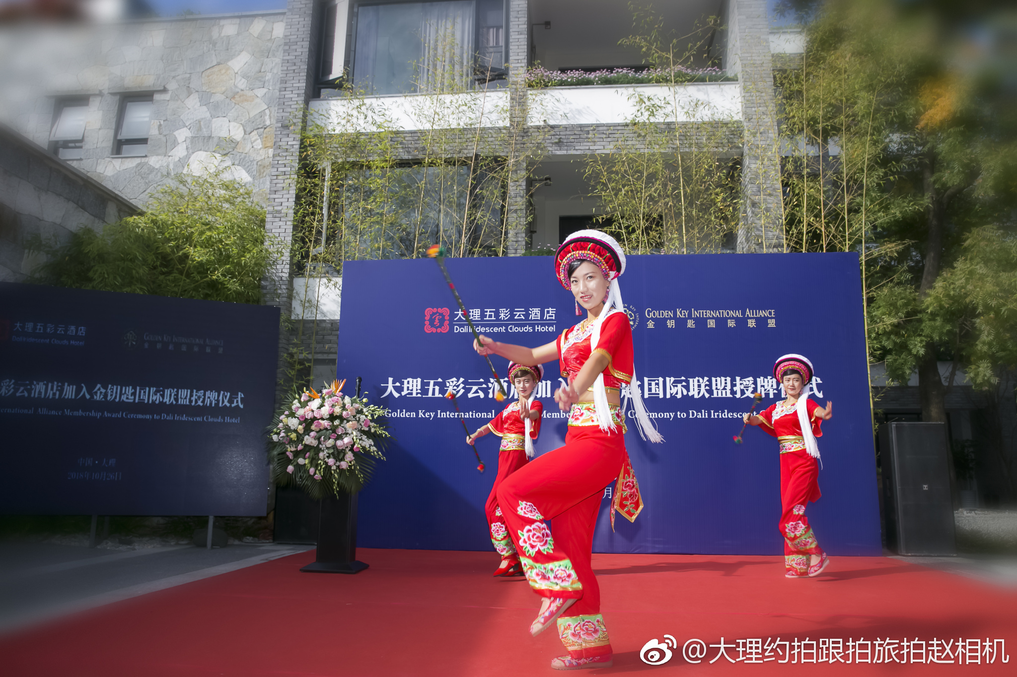 大理白族姑娘美不美，大理人都点个赞哦|大理|洱海|白族_新浪新闻