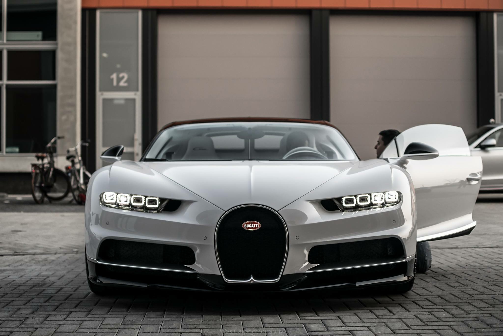 bugatti chiron_新浪看点
