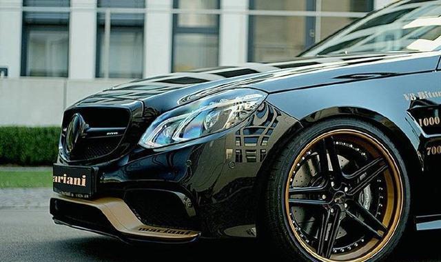这辆黑金配色改装版奔驰, 完胜所有黑色系车型, 别致一格!