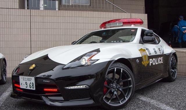 迪拜警车最豪日本警车低调但中国警车却是失败的整容小三脸