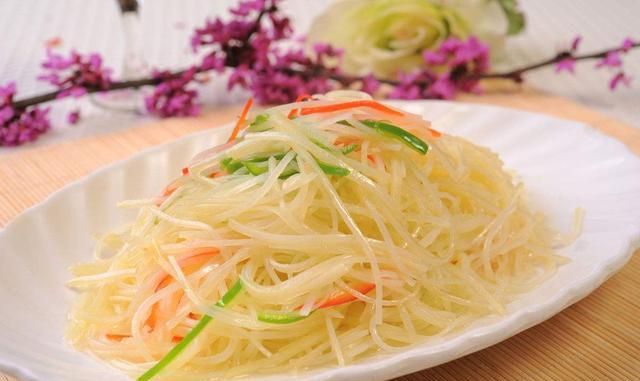 素炒土豆丝这道家常菜是多么的好吃你会做吗