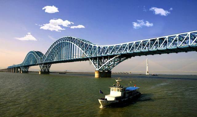 世界铁路桥之最南京唯一不走行人和汽车的大桥南京大胜关长江大桥