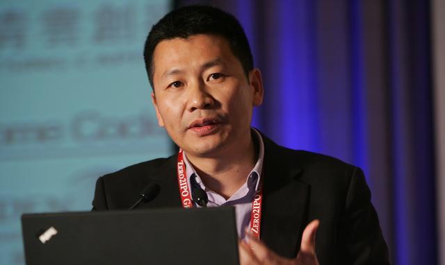 他因农村身份自卑而创办美特斯邦威, 靠9000块发家成为大陆首富