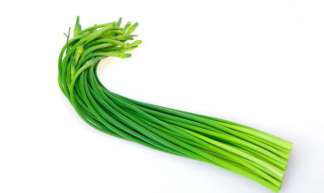 蒜苔的这种新吃法比炒着吃要好吃一万倍|蒜薹|吃法|大蒜_新浪新闻