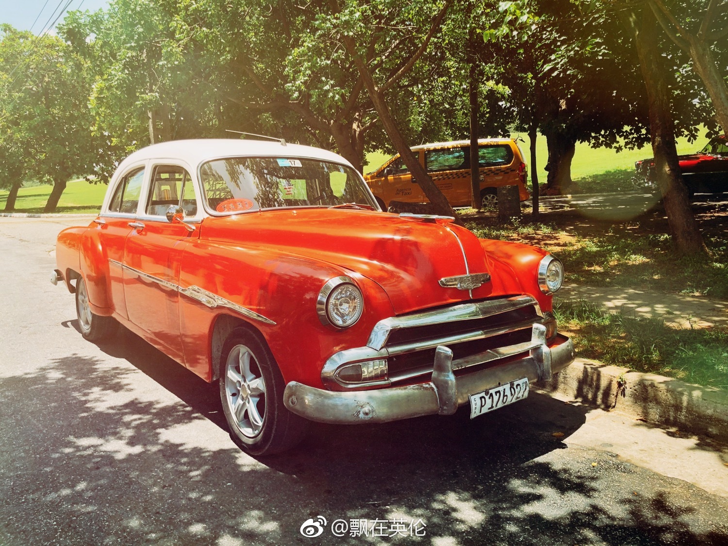 哈瓦那街头50年代的老爷车.iphone影.