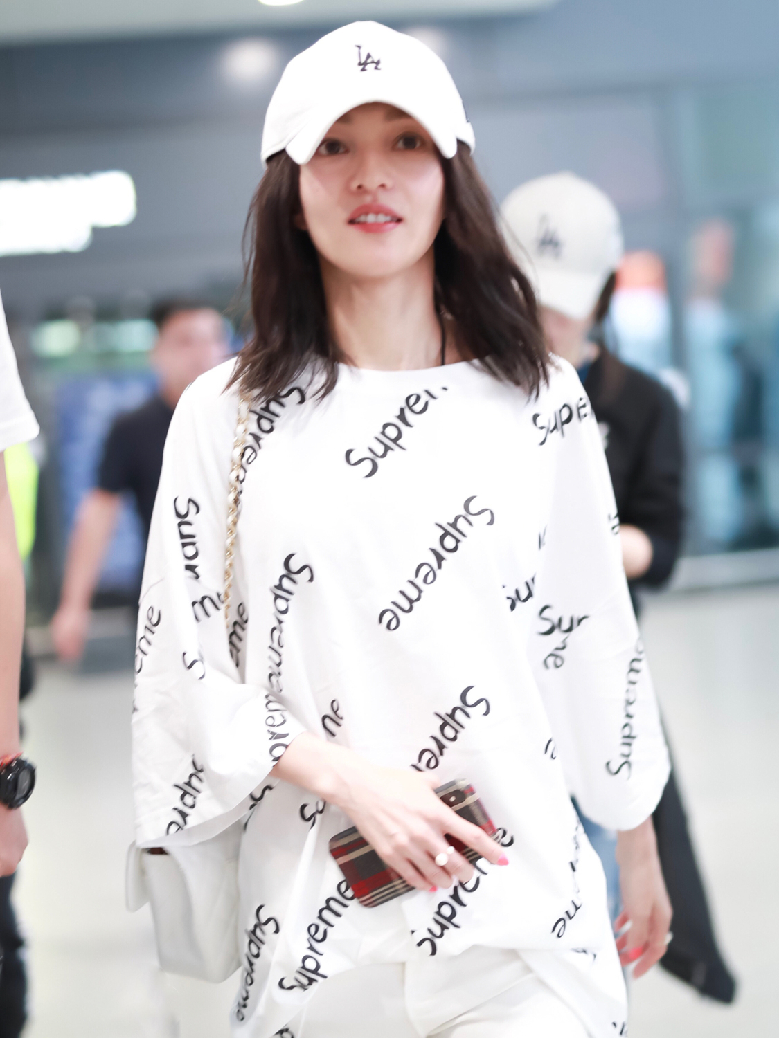 36岁张韶涵逆生长,穿一身白色好清新,网友:仙女本人!