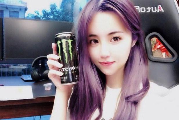 蜜蜂仔为了给自己拉票,4am全部中招!网友:老板娘可以为所欲为