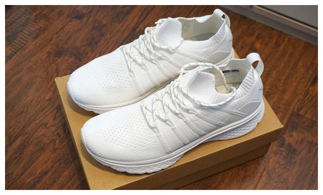 小米米家运动鞋2开箱体验上脚一刹那颜值碾压国际一线大牌