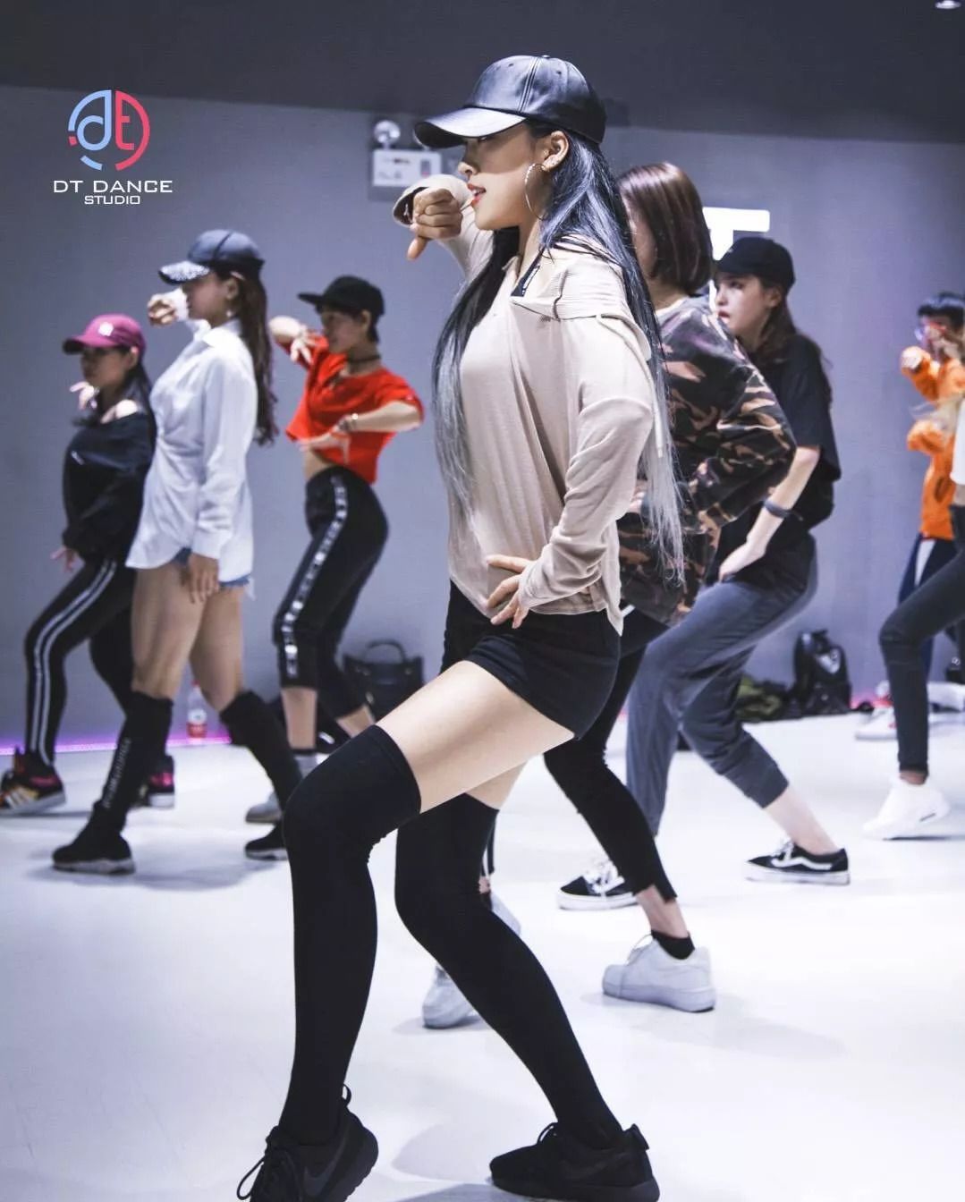 dt dance | 广州竟有一家网红舞蹈店,少女心爆棚,甩肉满分