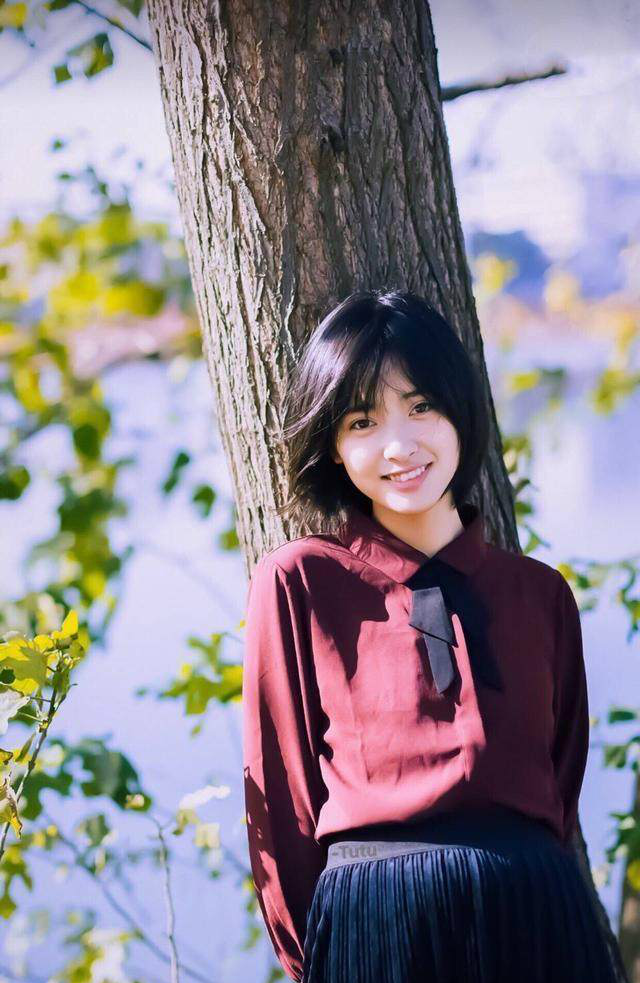 看,致我们单纯的小美好,陈小希教你轻松穿出女神范