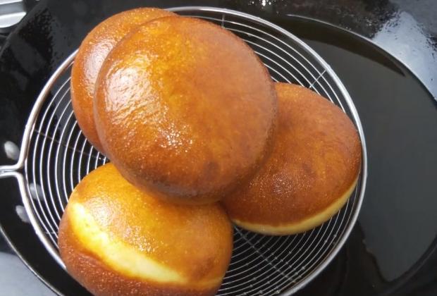 外面卖5块一个的小面包,在家没烤箱也能做,做法简单一看就会