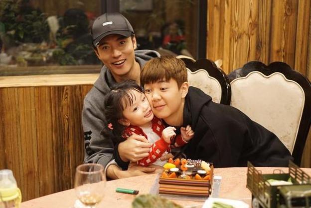 张丹峰上辈子一定是拯救了银河系,生出可爱到犯规的女儿:张晞彤