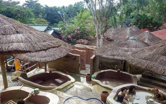 到越南旅游必去项目之一,男女共享泥浆浴,体验过才知道有多爽