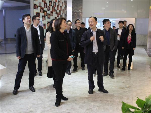碧桂园集团副总裁,采购中心总经理杨丽兴一行考察沃克斯电梯
